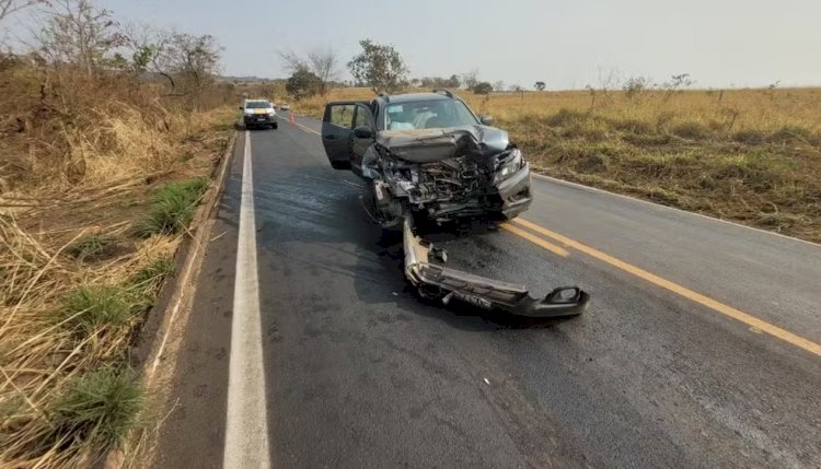 Caminhonete bate em caminhão parado na pista e duas mulheres morrem na BR-352, em Abaeté