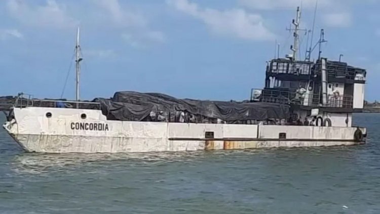 Tripulantes estão desaparecidos após naufrágio de navio em Pernambuco