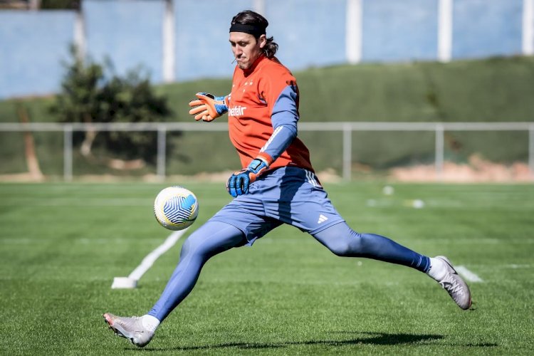 Cássio defende Seabra no Cruzeiro: 'os jogadores têm méritos e ele não?'