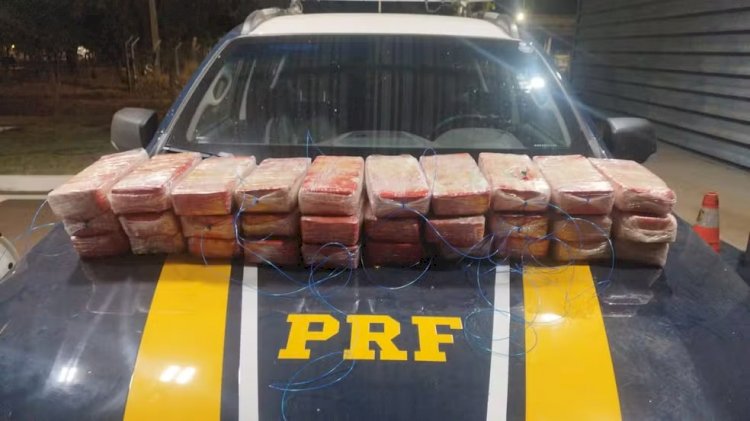 Dupla é presa com 32 kg de pasta base de cocaína e mercadorias do Paraguai na BR-262, em Campo Florido