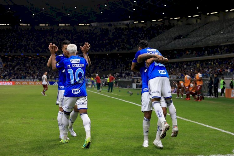 Cruzeiro terá 'meio time' mudado em relação a vitória sobre o Fluminense no turno