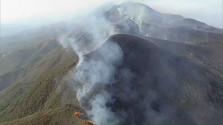 VÍDEO: linhas de fogo destroem Serra da Moeda