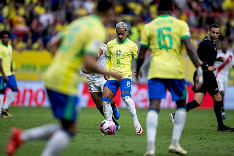 Matheus Pereira joga pouco mais de 15 minutos pela Seleção Brasileira e deixa boa impressão