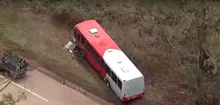 Ônibus furtado provoca acidente que matou uma pessoa na BR-040; suspeito foi preso