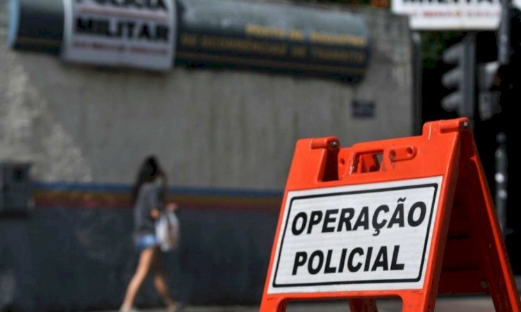 BH: motorista bate em traseira de carro, arranca sinal e morre