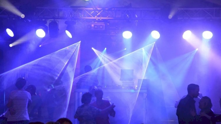Casa de shows quer entrada de menores de idade, mas Justiça nega em MG