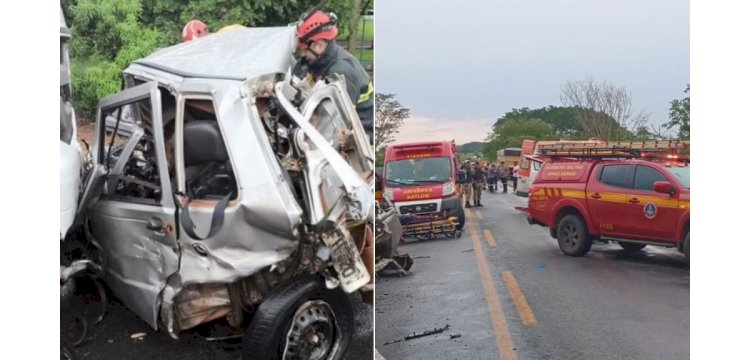 Acidente entre cinco veículos mata motorista e passageira de carro na BR-251, em MG