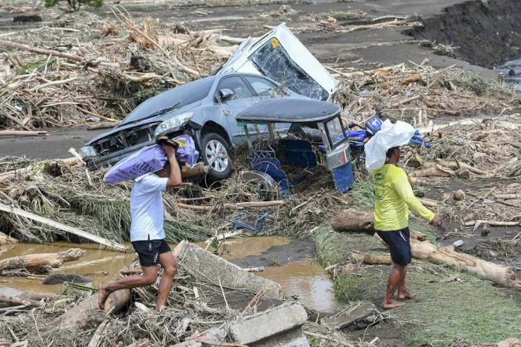 Número de mortes provocadas por tempestade tropical nas Filipinas sobe para 110