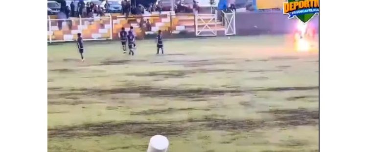 Vídeo: Jogador de futebol, de 28 anos, morre após ser atingido por raio em campo