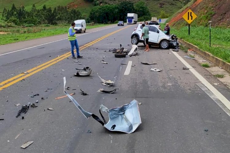 Mulher morre após colisão frontal entre carro e caminhão na BR-116