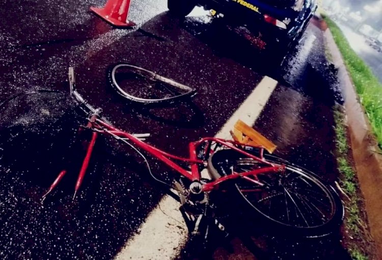 Ciclista morre atropelado por carro após atravessar a BR-050 em Uberaba