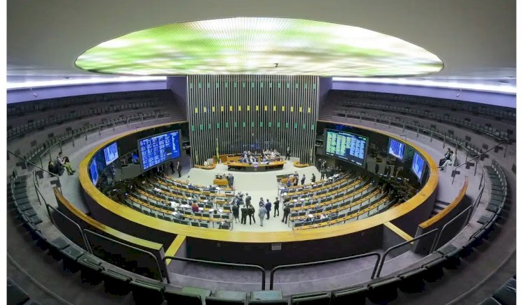 Fim da escala 6×1: veja quais deputados assinaram a proposta de redução da jornada de trabalho