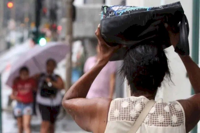 Chuva e frio marcam último feriado prolongado do ano em Juiz de Fora