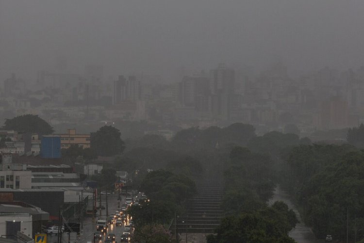 Chuvas intensas devem atingir quase 120 cidades de Minas; saiba quais