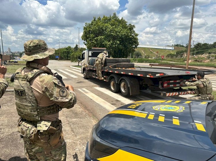 PRF apreende 380 quilos de maconha em Juatuba; droga seria entregue em Betim