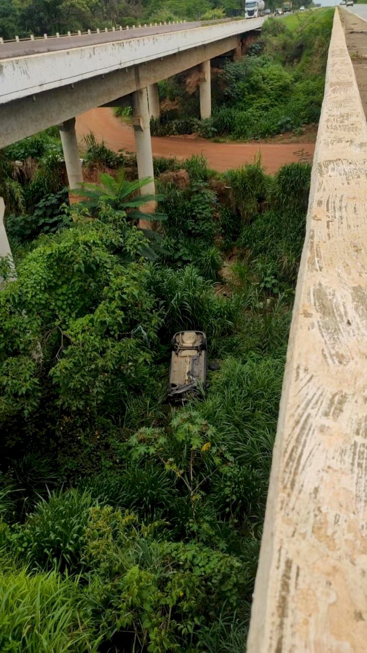 Padre que sobreviveu à queda de carro em ponte conseguiu sair sozinho para pedir ajuda em MG: 'Foi um milagre'