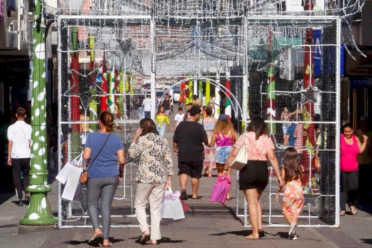 Veja o horário especial do comércio e saiba os direitos dos trabalhadores