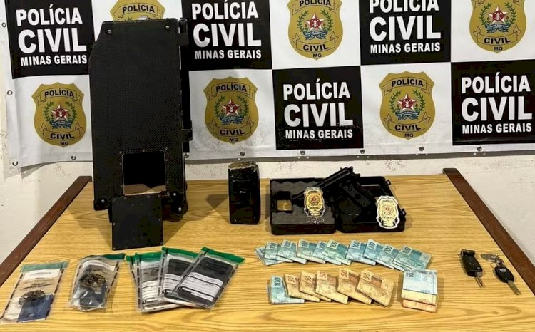 Polícia apreende R$ 17 mil escondidos em caixa de som com suspeito de tráfico de drogas e lavagem de dinheiro em Juiz de Fora