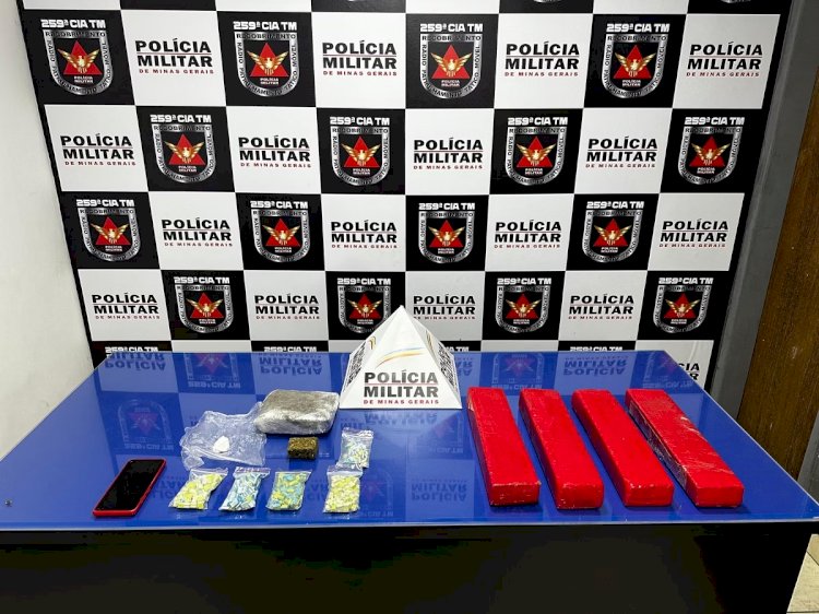 Jovem é presa transportando maconha, ecstasy e cocaína por R$ 1 mil dentro de ônibus de viagem em MG