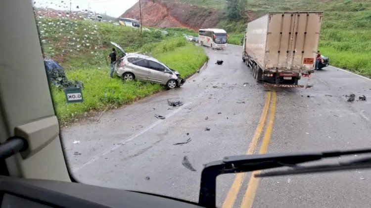 Acidentes, buracos e grande número de carros complicam trânsito nas rodovias de MG; veja os pontos