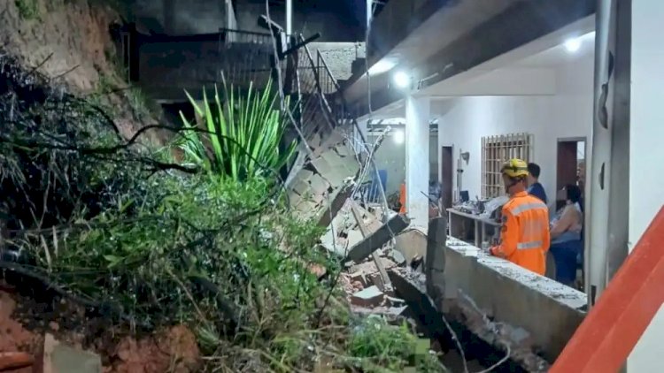 Chuva forte provoca alagamentos e derruba muro de casa em Juiz de Fora (MG)