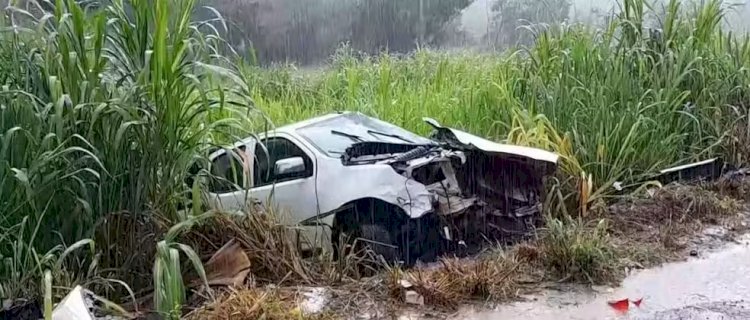 Taxista morre após acidente entre carro e caminhonete na BR-116, em Teófilo Otoni