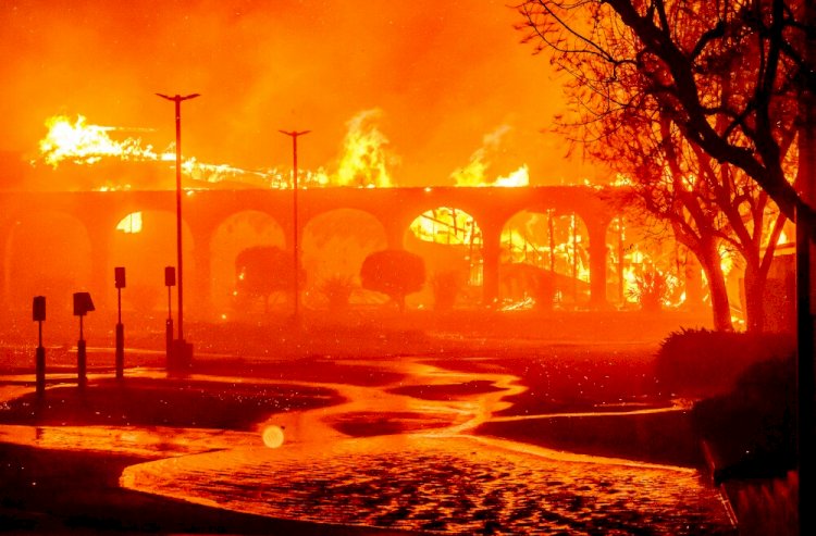 Incêndio de grandes proporções deixa 30 mil sob ordem de evacuação na Califórnia