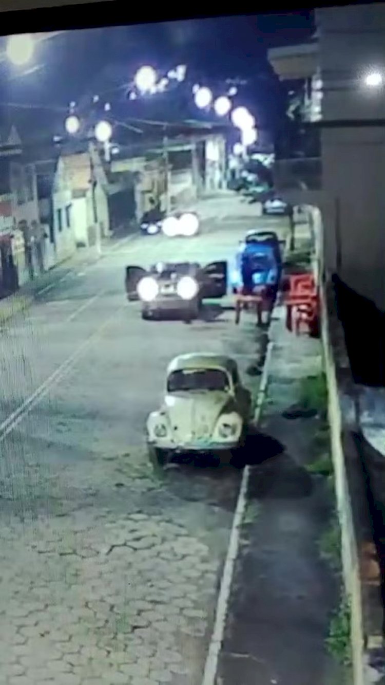 Ataque a tiros em bar deixa um morto e um ferido em MG; VÍDEO