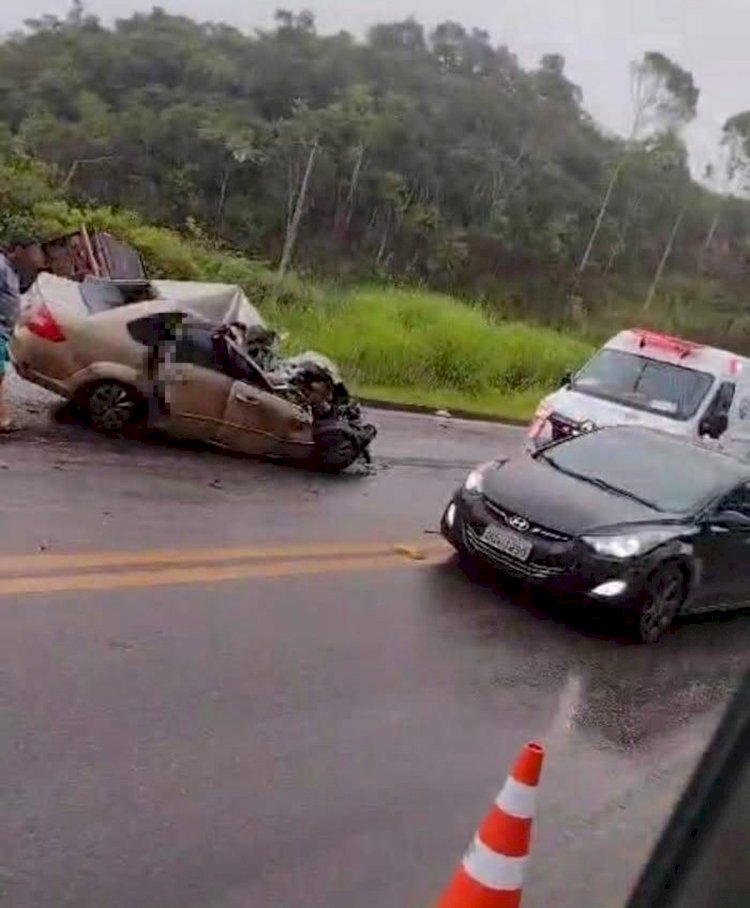 Cinco pessoas morrem e duas ficam feridas em acidente na BR-040, em Minas