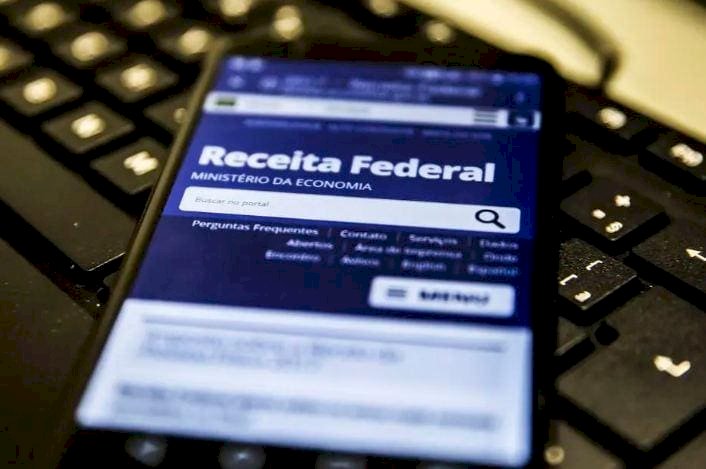 Governo considera ampliar faixa de isenção do Imposto de Renda para R$ 3.036 neste ano