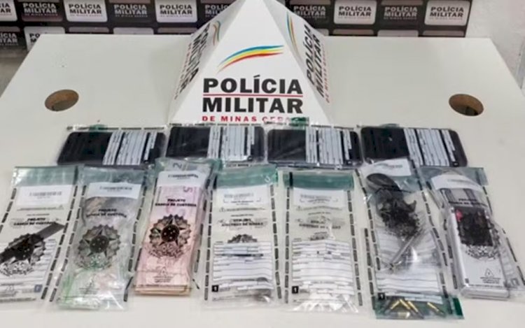 Três pessoas são presas e adolescente é apreendida por suspeita de tráfico de drogas em Varginha, MG