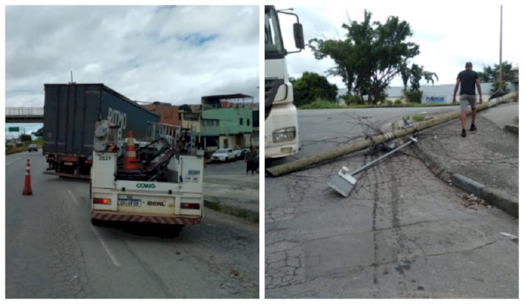 Caminhão derruba postes às margens do Anel Rodoviário de BH