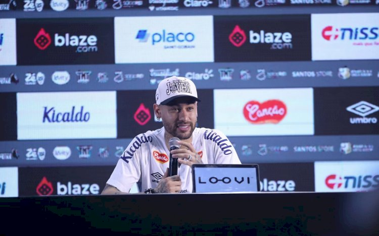 Efeito Neymar: Nova camisa do Santos, sem desenho definido, já é fenômeno de venda