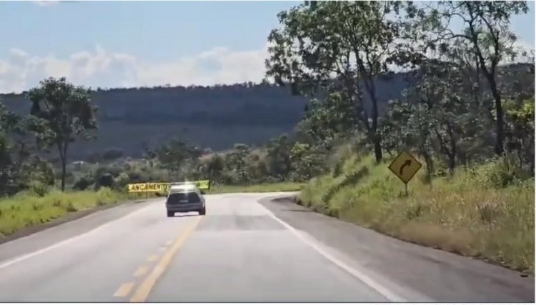 Homem bêbado faz 'zigue-zague', invade a contramão na BR-040, e acaba preso pela PRF em MG; veja o vídeo