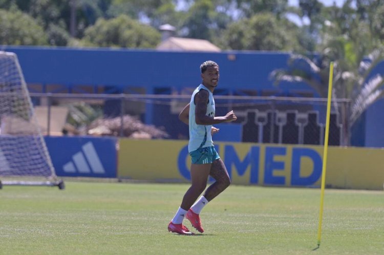 Cruzeiro se posiciona e dá versão sobre motivos da permanência de Matheus Pereira