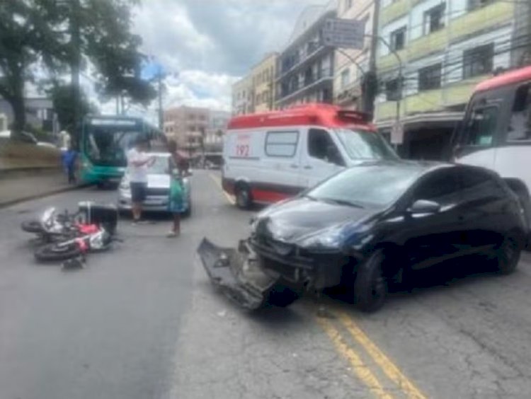Motociclista tem ferimentos na coxa e na tíbia em acidente na Avenida dos Andradas, em Juiz de Fora