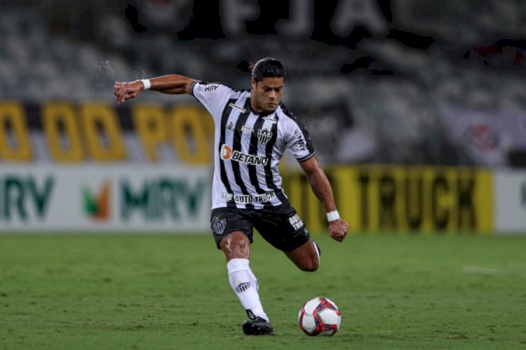Atlético relembra estreia e exalta Hulk: