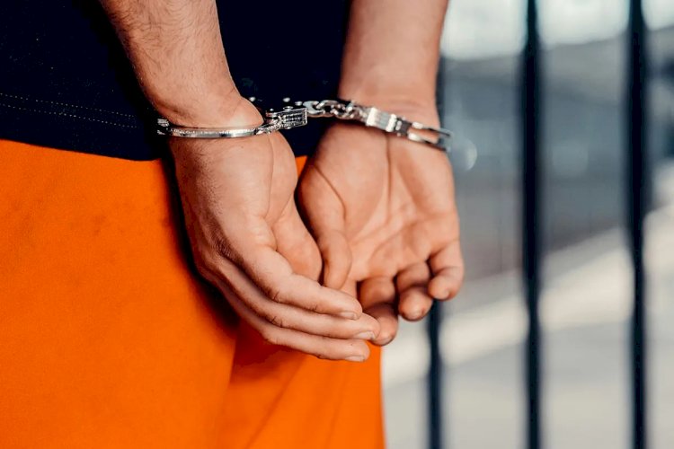 Homem preso por criar conta em banco com documentos falsos tem habeas corpus negado