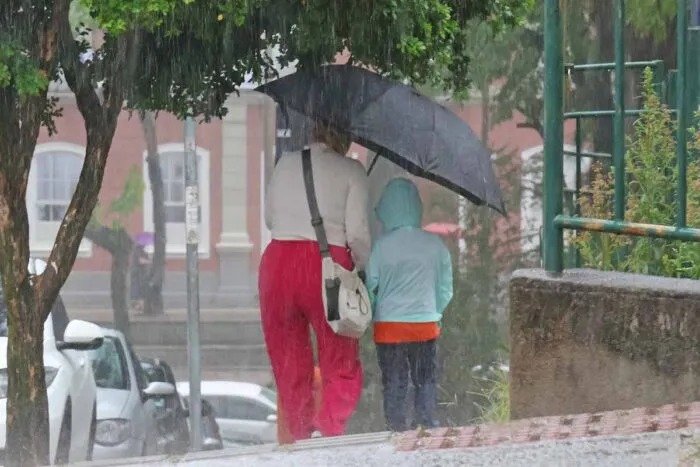 Tempo ameno e chuvoso marca feriado de Páscoa e Tiradentes em Juiz de Fora