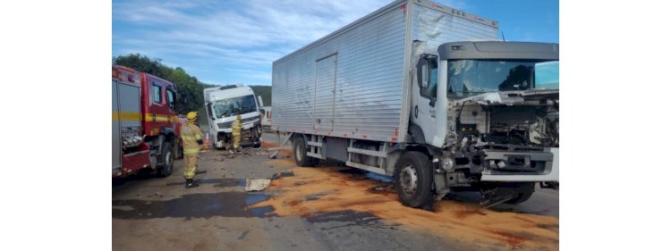 Colisão entre três veículos deixa um morto na BR-251, em Francisco Sá