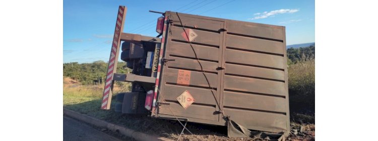 Pai e filho morrem em acidente com caminhão na MGC-135, entre Montes Claros e Bocaiuva